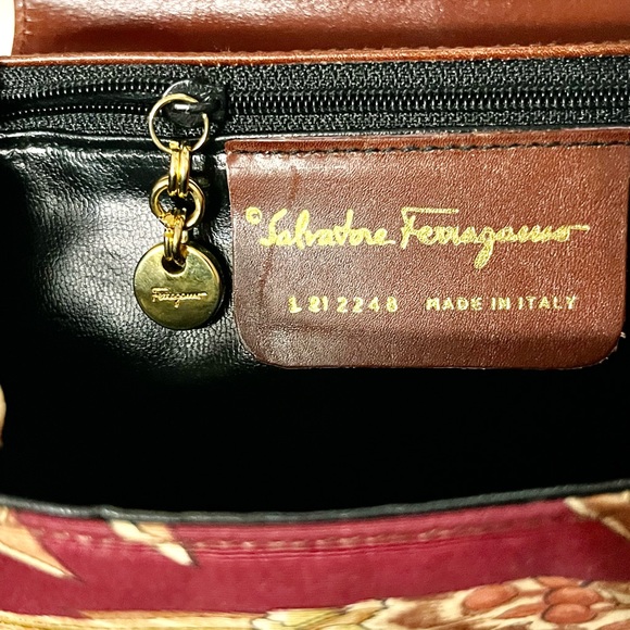 Vintage Salvatore Ferragamo Botanical prints Nano Crossbody bag- 💯% Authentic - Picture 8 of 13